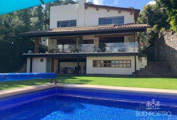 Casa en  Avenida Rosales, Avándaro, Valle De Bravo, México, 51200, Mex