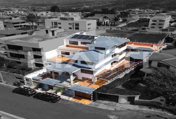 Casa en  Cumbayá, Quito