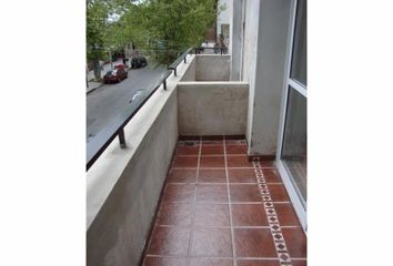 DUPLEX Grande 3 ambientes con Patio Terraza amplio Y balcón al Frente 8años antigüedad - Muy bueno