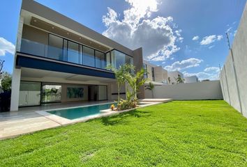 Casa en  Yucatán Country Club, Mérida, Yucatán, Mex