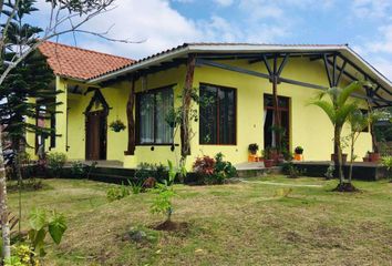 Casa en  Qp2w+qq Santo Domingo, Ecuador