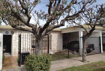 Casa en  Castelar, Partido De Morón