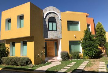 Casa en fraccionamiento en  Calle Álvaro Obregón, Fracc Los Pinos Residencial, San Pedro Cholula, Puebla, 72760, Mex