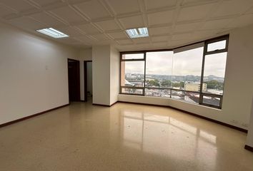 Oficina en Pinares De San Martin, Pereira