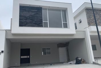 Casa en fraccionamiento en  Huajuquito, Santiago, Nuevo León