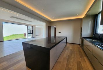 Casa en condominio en  Circuito Vista Álamos, Fracc La Vista Contry Club, San Andrés Cholula, Puebla, 72830, Mex