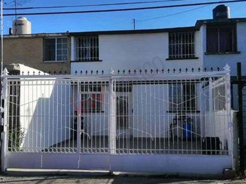 venta Casa en Infonavit Nacional, Municipio de Chihuahua (2003001-122)-  