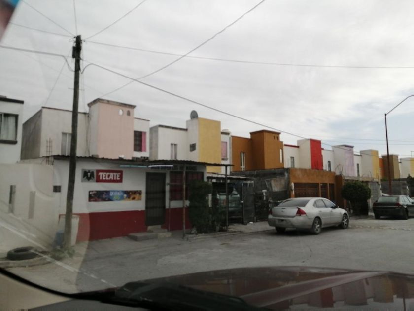 venta Casa en Las Fuentes Sección Lomas, Reynosa (MX22NG1003) icasas.mx