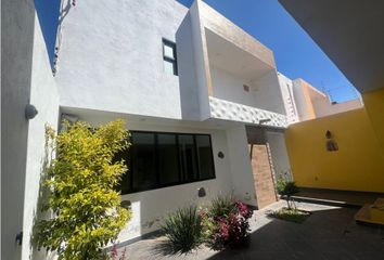 Casa en  Revolución Mexicana, Pátzcuaro, Pátzcuaro, Michoacán