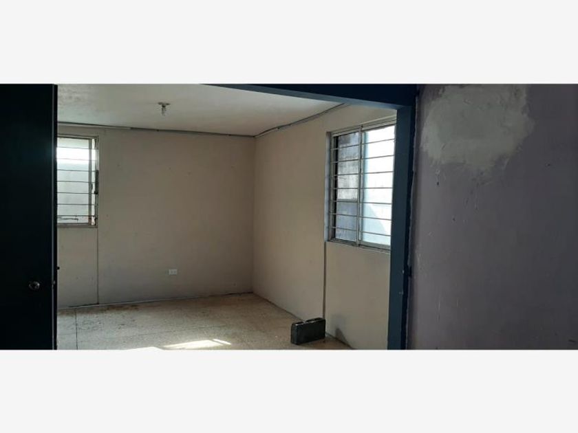 venta Casa en Villa Mitras, Monterrey (MX22-NG2700)