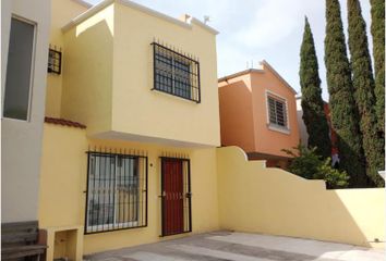 Casa en fraccionamiento en  Calle La Paz, La Llave, Tlaquepaque, Jalisco, 45618, Mex