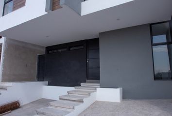 Casa en  Altozano El Nuevo Querétaro, Municipio De Querétaro