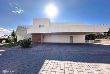 Casa en  1ra Avenida De Fresnos 123, Fraccionamiento Jurica, Querétaro, 76100, Mex