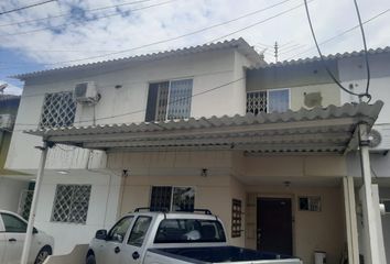 Casa en  W4p4+4r9, Guayaquil, Ecuador