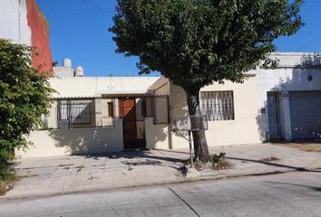 Casa en  Calle Bonifacini 5240, Caseros, Tres De Febrero, B1678, Provincia De Buenos Aires, Arg