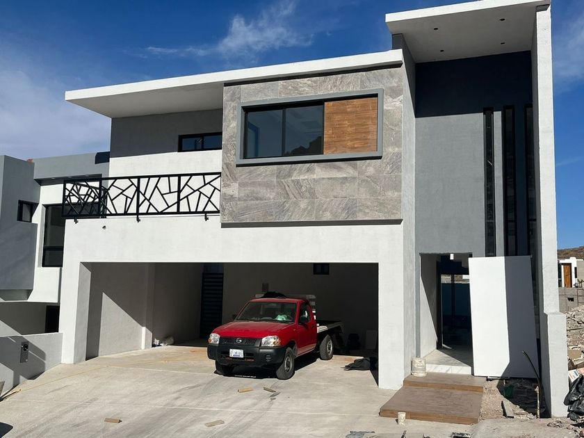 venta Casa en Cumbres 4a Etapa, Municipio de Chihuahua (EB-MW7979s)-  