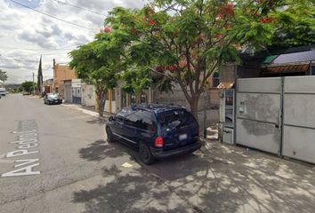Casa en fraccionamiento en  Avenida Tarahumaras, Fracc Cerrito Colorado Vii, Querétaro, 76118, Mex
