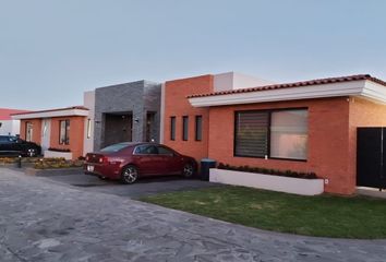 Casa en condominio en  Circuito Frondas, San Juan De Ocotán, Zapopan, Jalisco, 45019, Mex