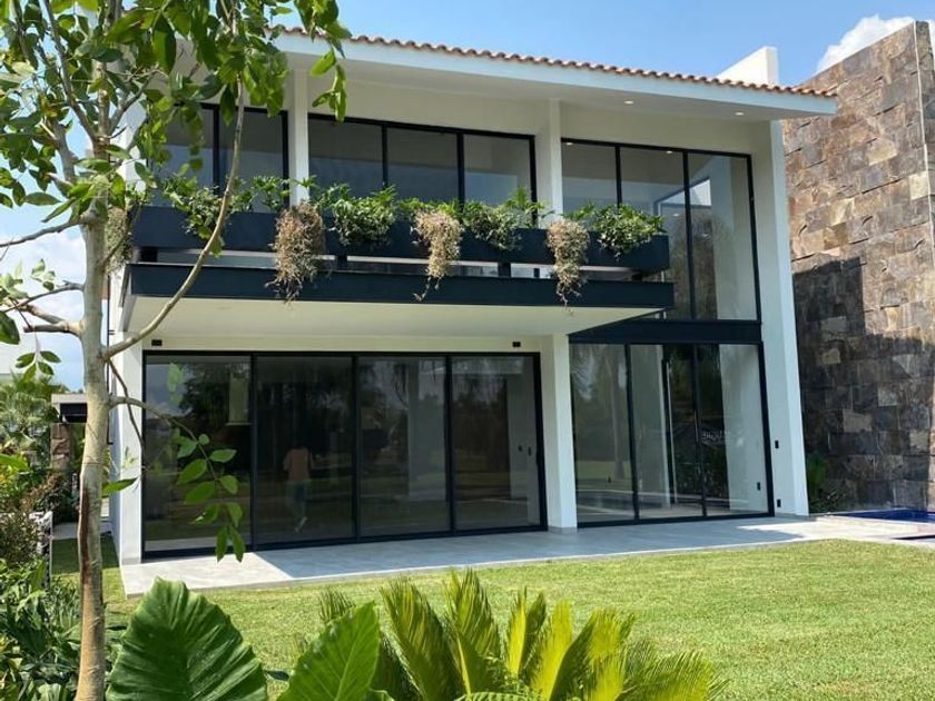 venta Casa en Fraccionamiento Paraíso Country Club, Emiliano Zapata, Morelos  (EB-LH9446s)