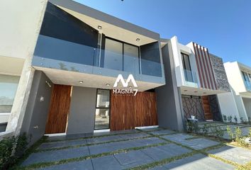 Casa en condominio en  Avenida Paseo Solares, Base Aérea Militar No 5, Zapopan, Jalisco, 45138, Mex