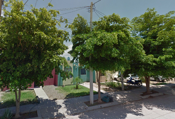 Casa en  Calle Mariano Escobedo, Álamos Country, Los Mochis, Sinaloa, México