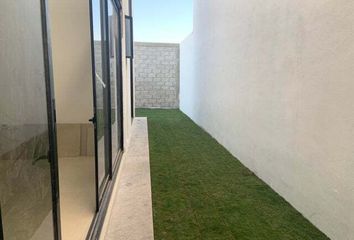 Casa en  Avenida Santa Catarina, Fraccionamiento Villas Del Mesón, Querétaro, 76226, Mex