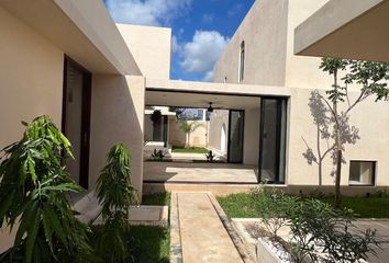 Casa en  Privada 20e, Hacienda Xcanatún, Mérida, Yucatán, 97302, Mex