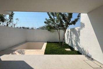 Casa en condominio en  Mex-261, Fraccionamiento Las Américas Ii, Mérida, Yucatán, 97302, Mex