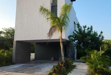 Casa en condominio en  Yucatán Country Club, Mérida, Yucatán, Mex