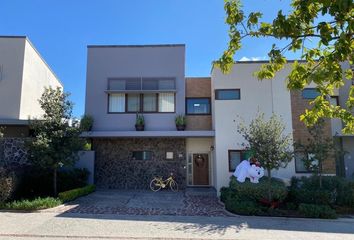 Casa en  Altozano El Nuevo Querétaro, Municipio De Querétaro