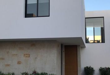 Casa en  Calle Lago Cuitzeo, Fraccionamiento Cumbres Del Lago, Querétaro, 76230, Mex