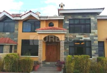 Casa en  984c+2gf, Riobamba 060107, Ecuador