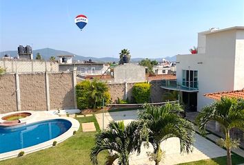 Casa en  Lomas De Acolapan, Tepoztlán