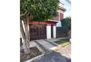 Casa en  Jardines De Cuernavaca, Cuernavaca, Morelos