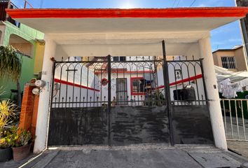 Casa en  Calle Los Bravo, Cuautla Centro, Cuautla, Morelos, 62740, Mex