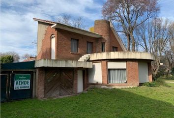 Casa en  Bosque Alegre, Mar Del Plata