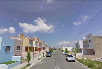 Casa en fraccionamiento en  Calle Jardines De Los Alhelíes, Jardines Del Vergel, Zapopan, Jalisco, 45180, Mex