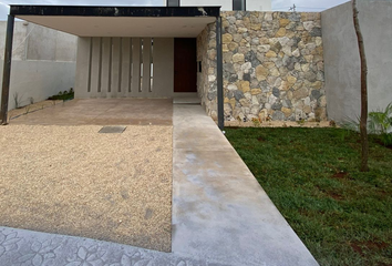 Casa en condominio en  Pueblo Cholul, Mérida, Yucatán