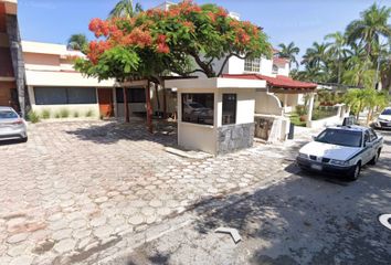 Condominio horizontal en  Calle Quetzal, Conjunto Condominal Isla Dorada, Benito Juárez, Quintana Roo, 77500, Mex