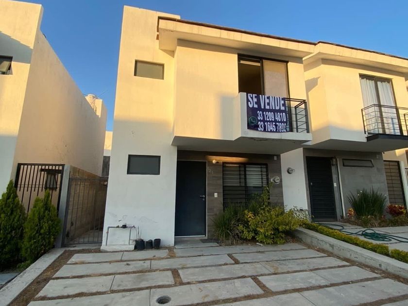 venta Casa en San Agustin, Tlajomulco de Zúñiga, Tlajomulco de Zúñiga  (EB-LZ3124s)