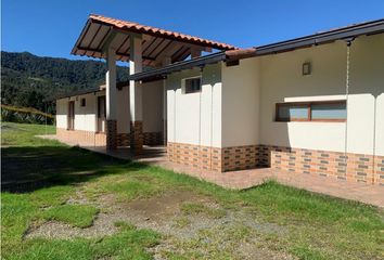 Casa en Carrera 36, La Paz, Envigado, Valle De Aburrá, Antioquia, Rap Del Agua Y La Montaña, 055421, Colombia