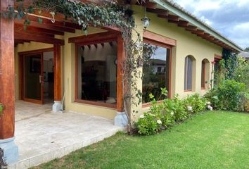 Casa en  Emilio Vega Oe2-445, Checa 170183, Ecuador