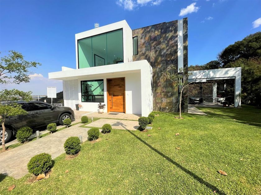 venta Casa en La Venta del Astillero, Zapopan, Jalisco (EB-KG3759s)-  