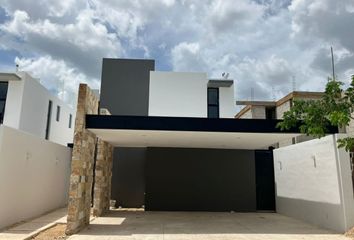 Casa en condominio en  Calle 28, Komchén, Mérida, Yucatán, 97302, Mex