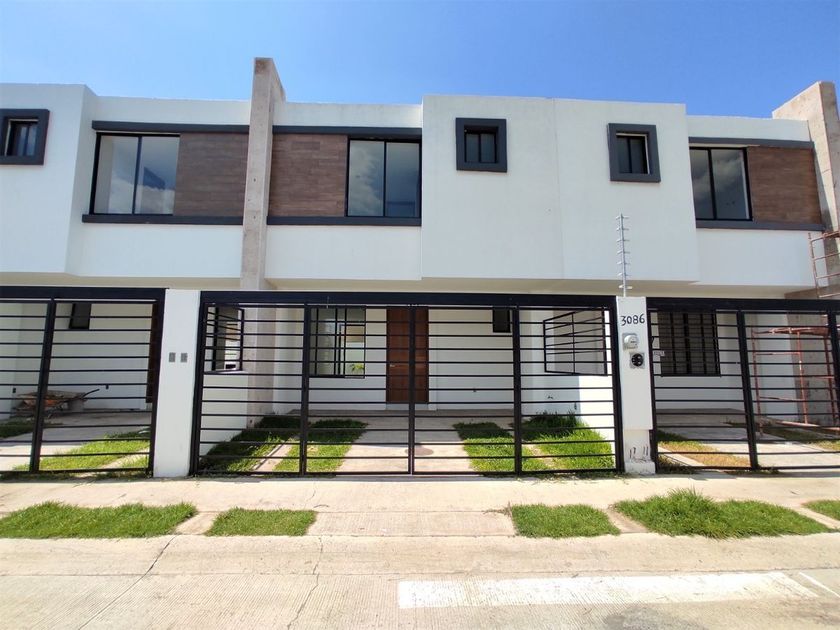 venta Casa en Jardines del Valle, Zapopan, Zapopan, Jalisco (EB-MY3561s)-  