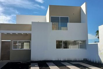 Casa en fraccionamiento en  Privada Cascada De Agua Blanca, Fraccionamiento Real De Juriquilla, Querétaro, 76226, Mex