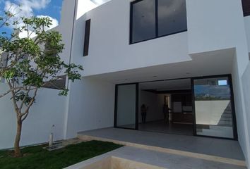 Casa en condominio en  Hacienda Xcanatun, Mérida, Yucatán