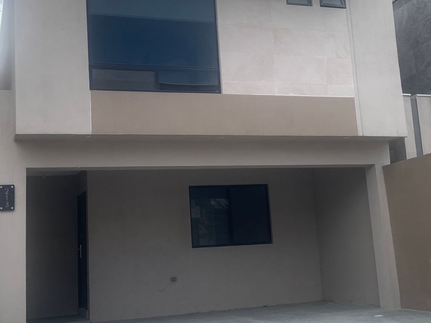 renta Casa en Valle de Lincoln, García, Nuevo León (7B3E056B0E10)