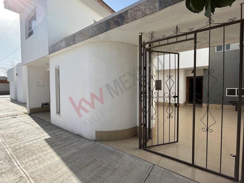 venta Casa en Jardines de California, Torreón (1080-5697)