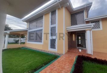 Casa en  La Concepción, Quito